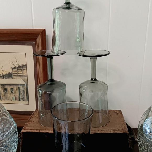 Libbey Smokey Optical Swirl Footed Wine Glasses - Picture 3 of 4